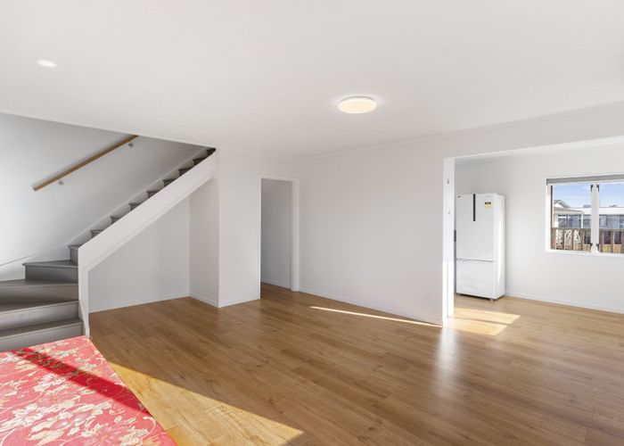  at 2/13 Greenstone Place, Clover Park, Manukau City, Auckland