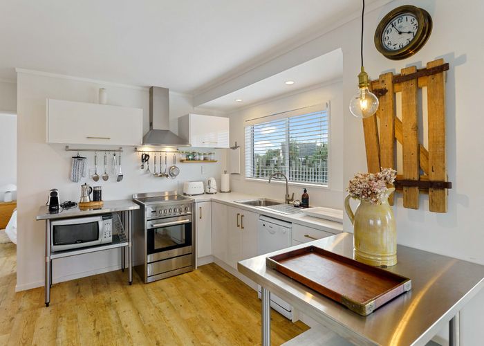  at 3 Mavis Avenue, Waikawa Beach, Horowhenua, Manawatu / Whanganui