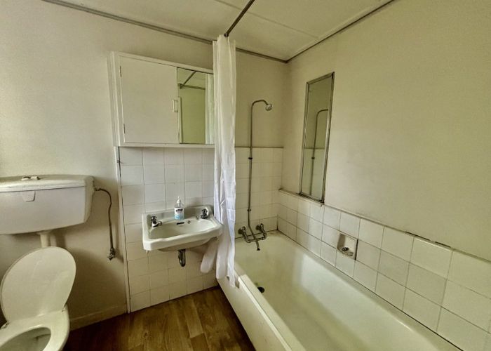  at 2/12 McFaddens Road, St. Albans, Christchurch City, Canterbury