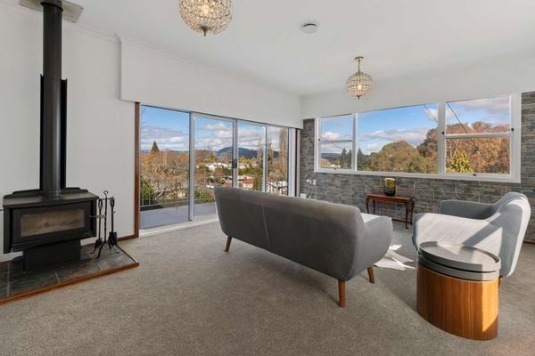  at 90 Kawaha Point Road, Kawaha Point, Rotorua, Bay Of Plenty