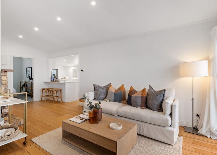  at 8 Fordham Street, Beach Haven, North Shore City, Auckland