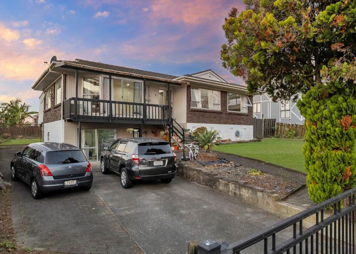  at 6 Courant Place, Clover Park, Auckland