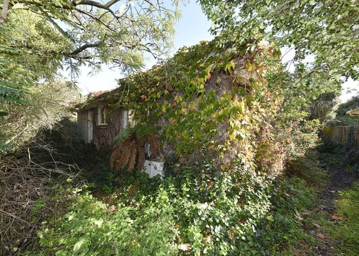 at 126 Avonhead Road, Avonhead, Christchurch City, Canterbury