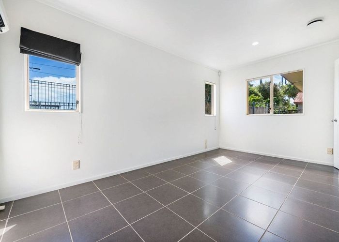  at 25 Neta Grove, Henderson, Waitakere City, Auckland