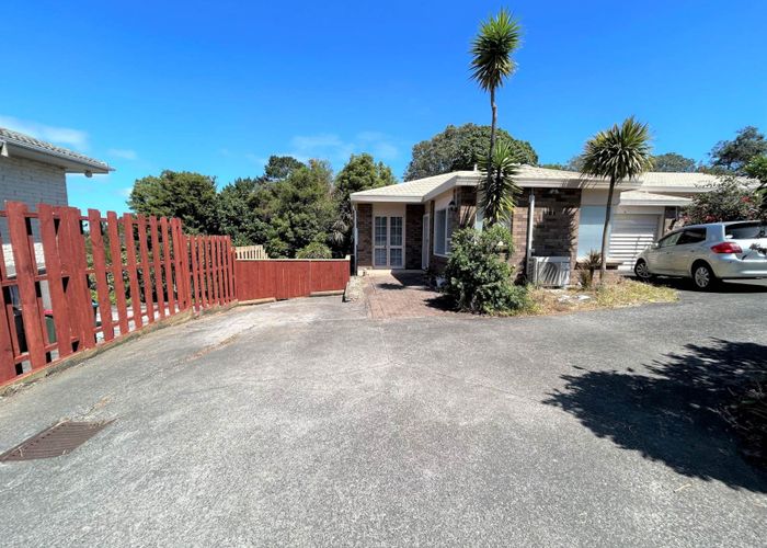  at 2/35 Donovan Street, Blockhouse Bay, Auckland City, Auckland