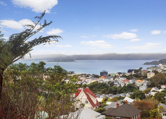  at 7 Fairview Crescent, Kelburn, Wellington