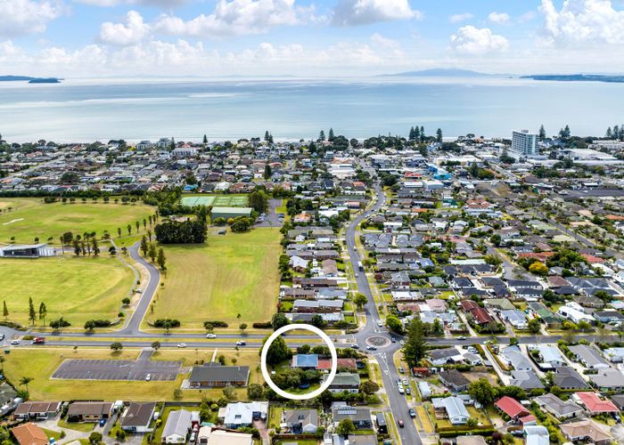  at 2/111 Florence Avenue, Orewa, Orewa
