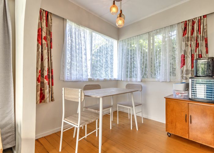  at 6 Manapouri Place, Glenview, Hamilton