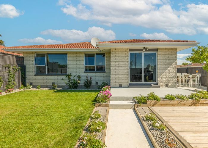  at 1/47 Kawau Crescent, Bromley, Christchurch