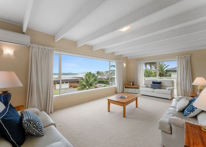  at 14 Clyside Avenue, Half Moon Bay, Auckland