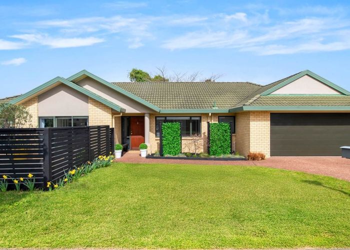  at 4 Riplington Road, Huntington Park, Auckland