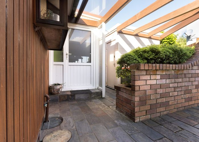  at 31 Pohutukawa Place, Ellerslie, Auckland