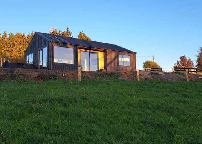  at 81 Jury Road, Ngahinapouri, Hamilton