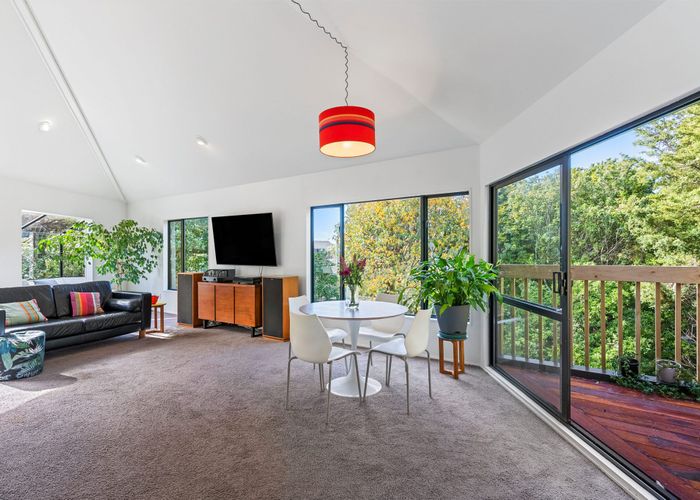  at 2/7 Almadale Place, Hillcrest, North Shore City, Auckland