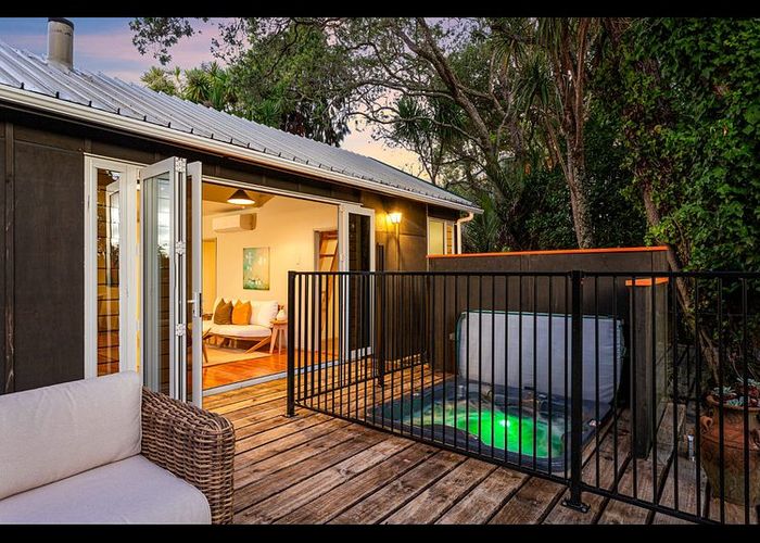  at Titirangi, Waitakere City, Auckland