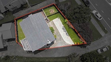  at 1/962 East Coast Road, Northcross, Auckland