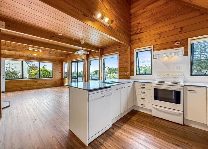  at 2/62 Rukutai Street, Orakei, Auckland