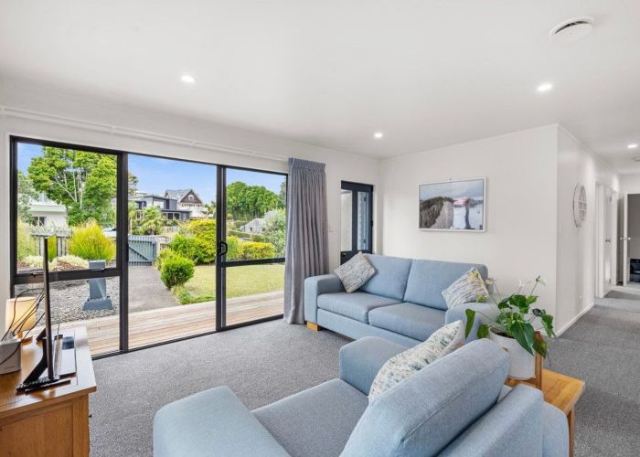  at 1/6 Knott Road, Stanmore Bay, Whangaparaoa