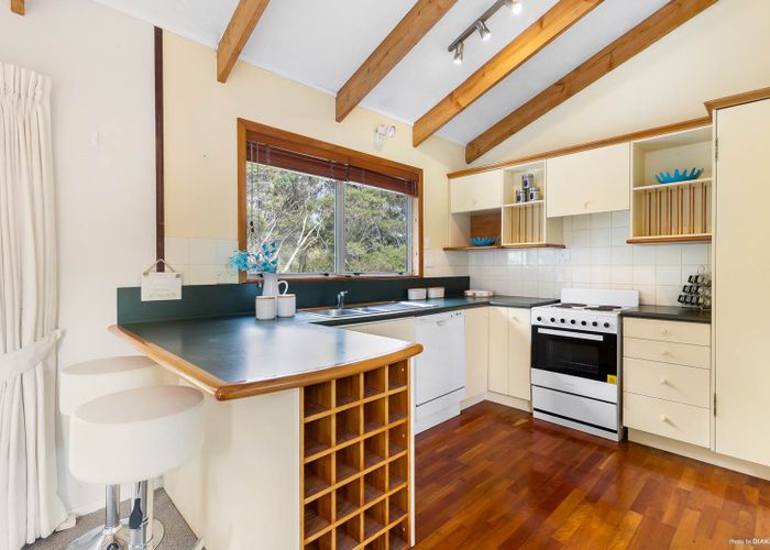  at 62 Easton Park Parade, Glenfield, Auckland