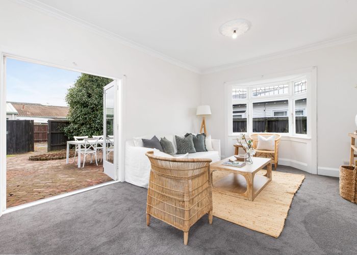  at 9 Avonhead Road, Avonhead, Christchurch