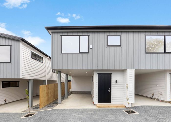  at 8E Butterworth Drive, Glendene, Waitakere City, Auckland