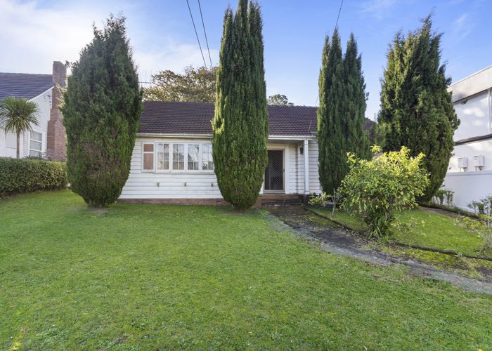  at 7 Korau Road, Greenlane, Auckland