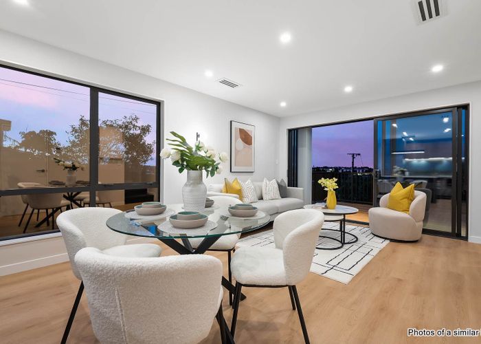  at 31 Braemar Road, Rothesay Bay, North Shore City, Auckland