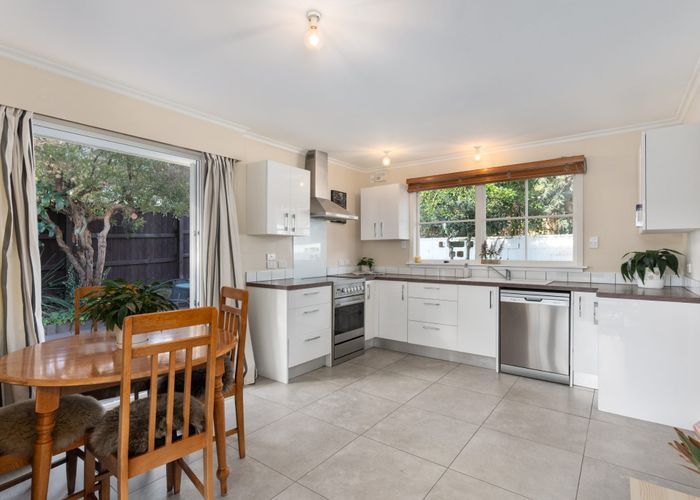  at 1/86 Cannon Hill Crescent, Mount Pleasant, Christchurch City, Canterbury