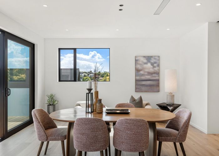  at 8A Serrata Place, Browns Bay, North Shore City, Auckland