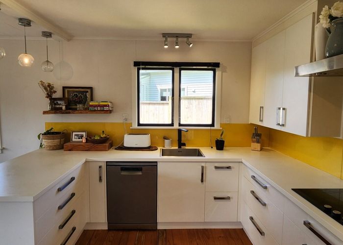  at 10 Beaumont Crescent, Frankleigh Park, New Plymouth, Taranaki