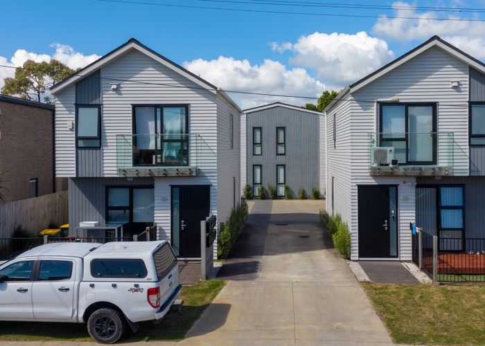  at 2/4 Bittern Place, Henderson, Waitakere City, Auckland