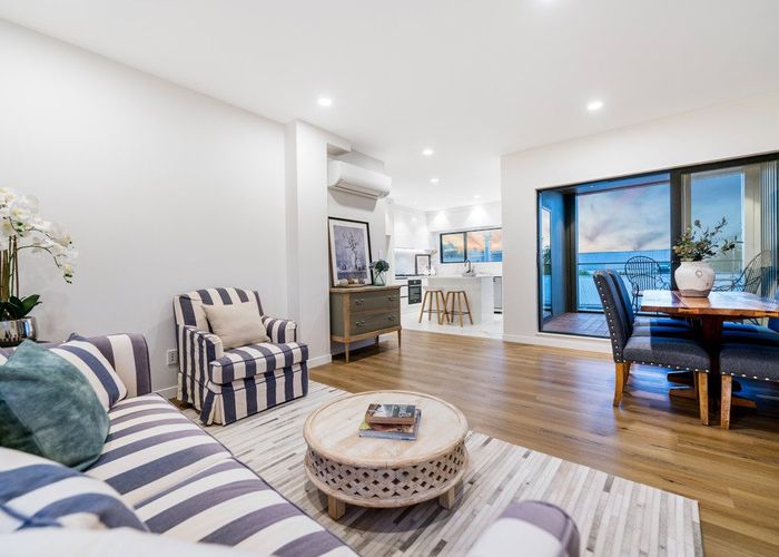  at 4/17 Kiwi Road, Point Chevalier, Auckland City, Auckland