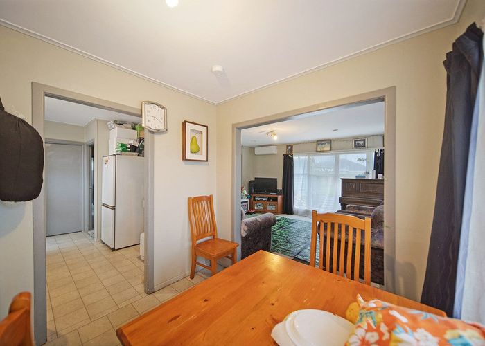  at 80 Hills Road, Otara, Auckland