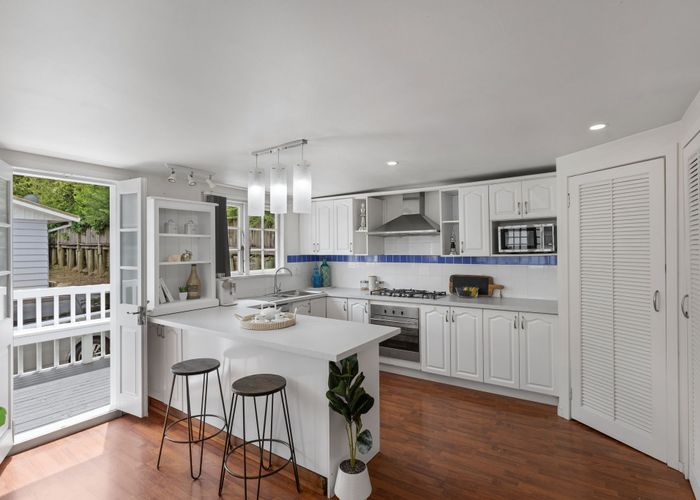  at 1/27 Peach Road, Glenfield, North Shore City, Auckland