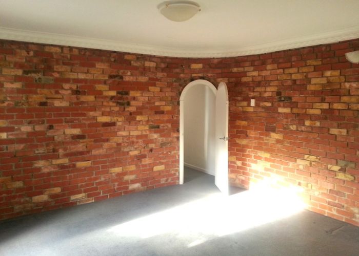  at 8 Eclipse Place, Half Moon Bay, Auckland