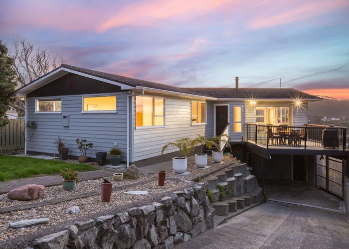  at 2 Ash Grove, Ranui, Porirua