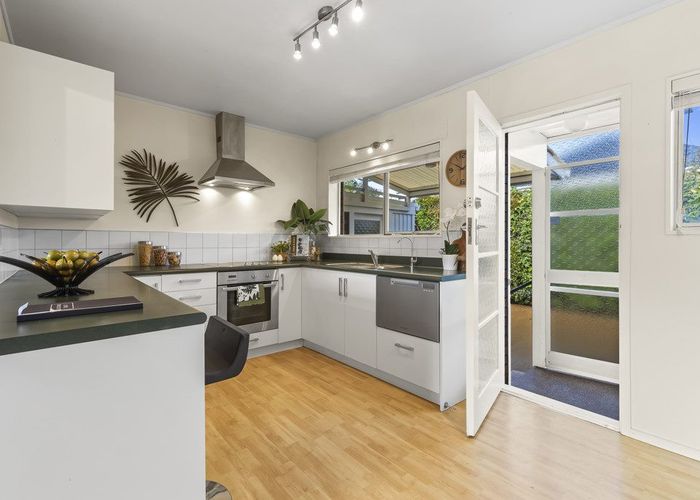  at 2/21 Jutland Road, Hauraki, Auckland