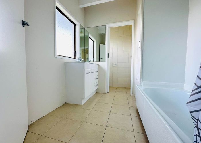  at 2/22 Marr Road, Manurewa, Manukau City, Auckland