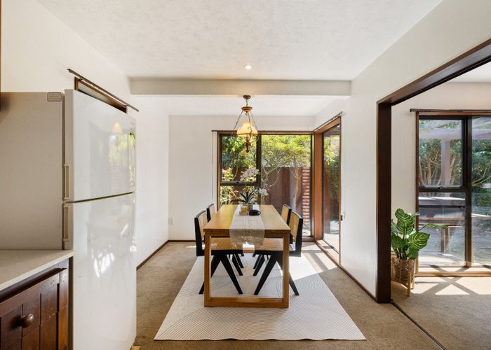  at 10 Lodge Place, Ilam, Christchurch City, Canterbury