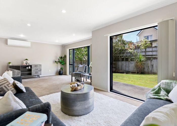  at 6 Vicente Place, Albany, North Shore City, Auckland