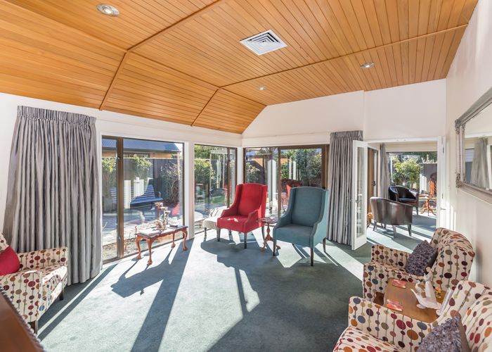  at 1/35 Glenburn Place, Avonhead, Christchurch