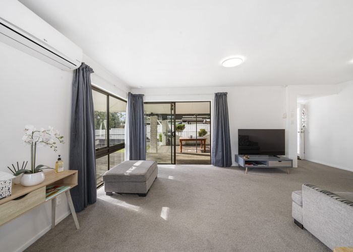  at 9 Ultima Place, Clover Park, Manukau City, Auckland