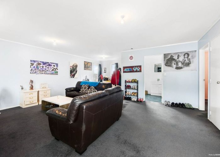  at 53 Beaubank Road, Kelston, Auckland