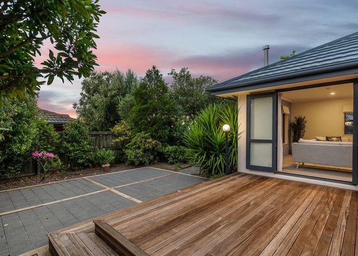  at 1 Castleview Lane, Heathcote Valley, Christchurch