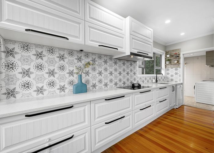  at 8A Gloria Avenue, Te Atatu Peninsula, Waitakere City, Auckland