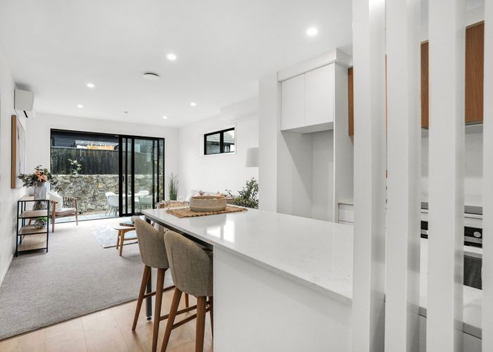  at 10/10 Pascoe Avenue, Paremata, Porirua, Wellington