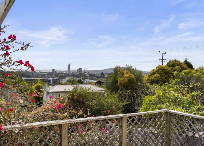  at 71 Ocean View Road, Hillcrest, Auckland