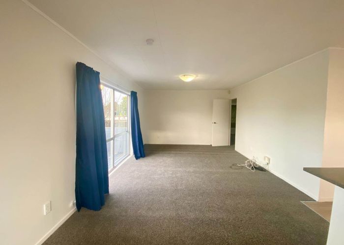  at 2 Silverstone Place, Henderson, Waitakere City, Auckland