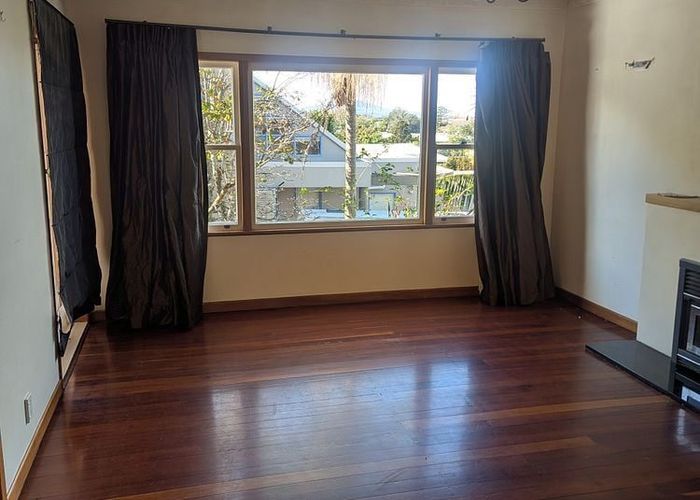  at 11 Forrest Hill Road, Milford, North Shore City, Auckland