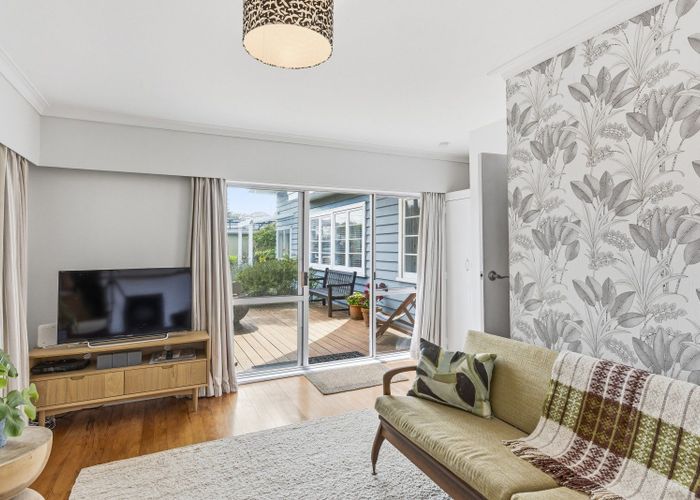  at 33 Forest Road, Raumati South, Kapiti Coast, Wellington